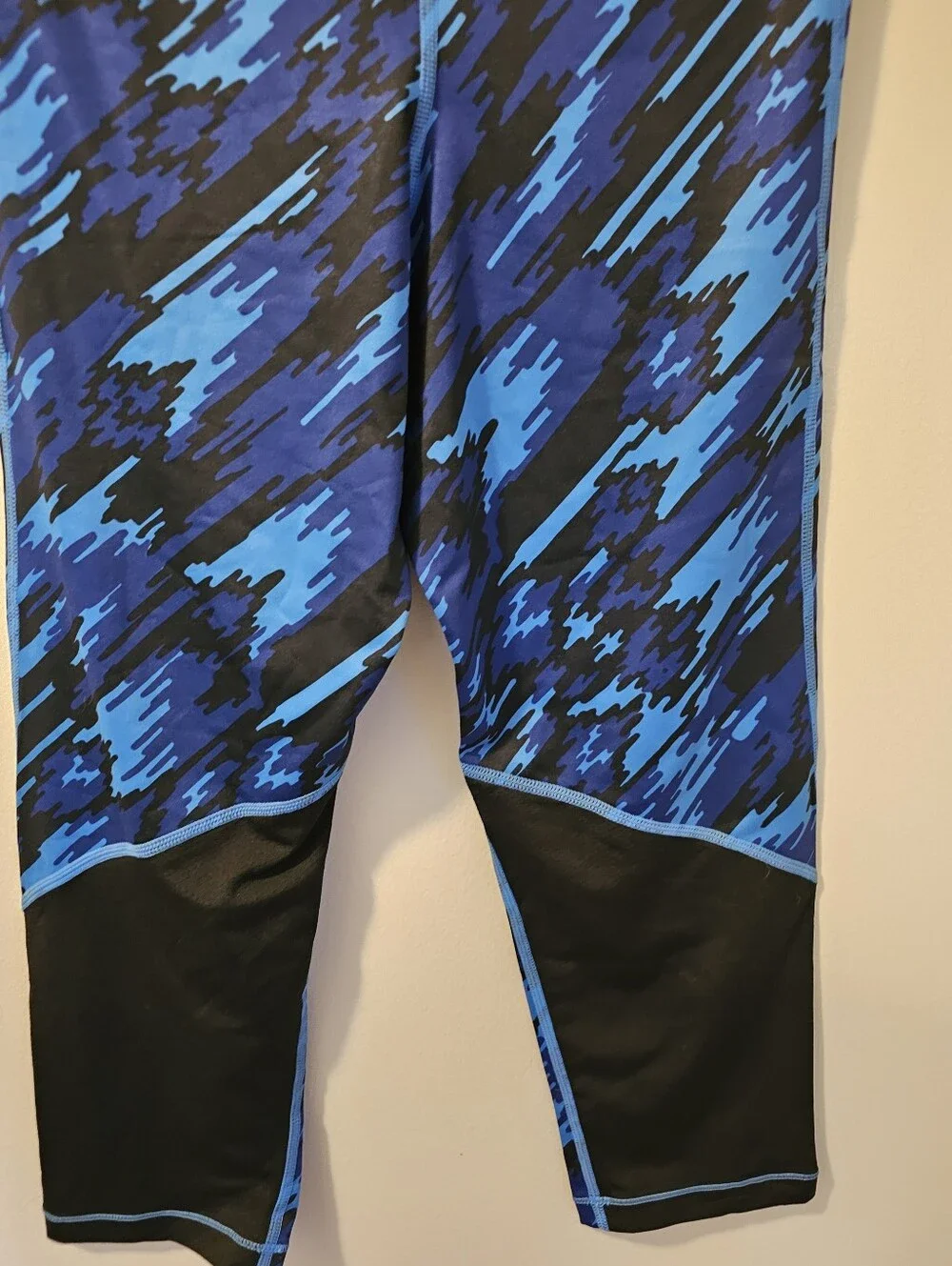 Nike Pro Cool Dri Fit Crop Blue Camo Leggings Women's‎ Size M NWT